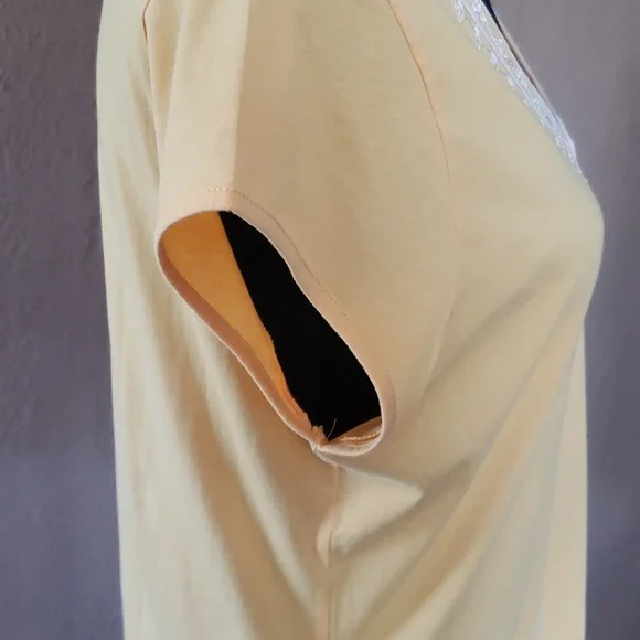 Gap Short Sleeve V-neck Tee with Embroidery Large - Picture 3 of 7